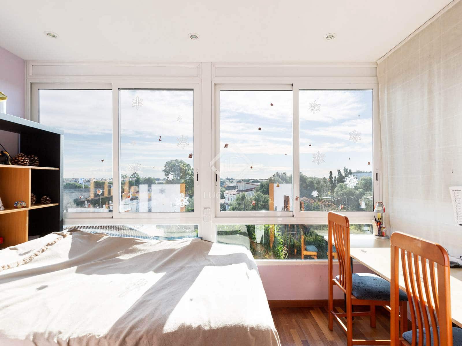 6 chambre Villa/Maison à vendre à Castelldefels avec piscine garage - 1 150 000 € (Ref: 7358574)