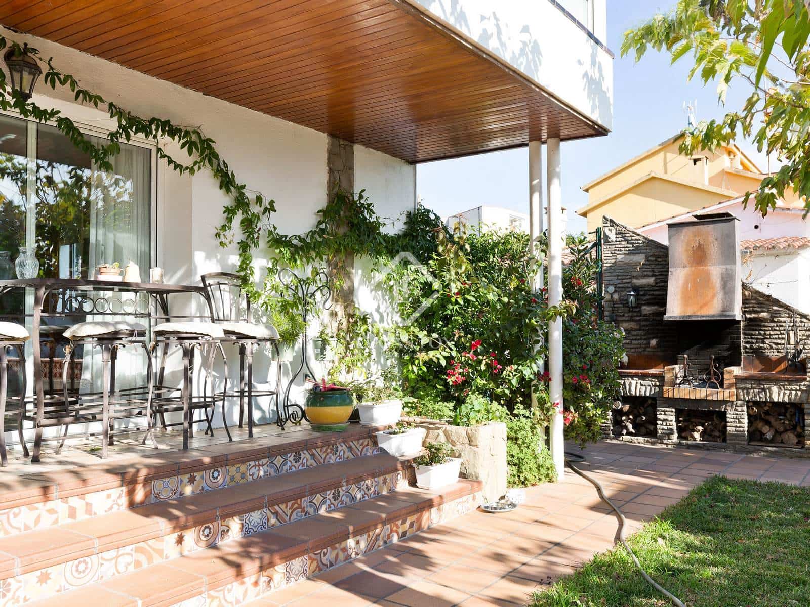 6 chambre Villa/Maison à vendre à Castelldefels avec piscine garage - 1 150 000 € (Ref: 7358574)