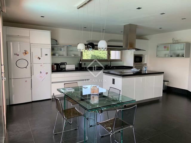 5 bedroom Villa for sale in Las Rozas de Madrid with pool garage - € 2,150,000 (Ref: 7358603)