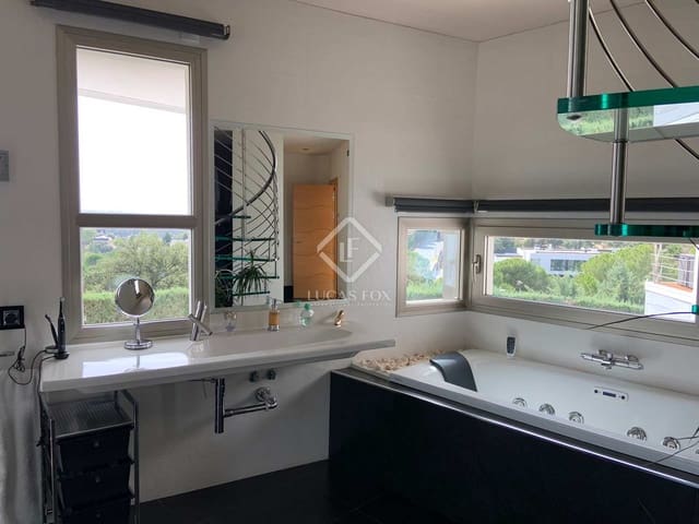 5 bedroom Villa for sale in Las Rozas de Madrid with pool garage - € 2,150,000 (Ref: 7358603)