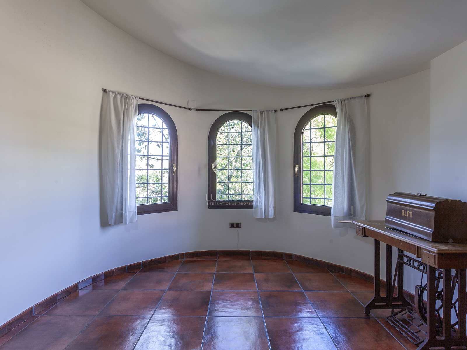 4 soverom Villa til salgs i Pucol med svømmebasseng garasje - € 1 100 000 (Ref: 7358609)