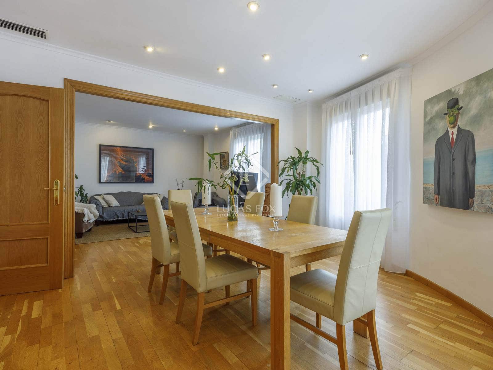 6 bedroom Penthouse for rent in Valencia city - € 3,500 (Ref: 7362917)