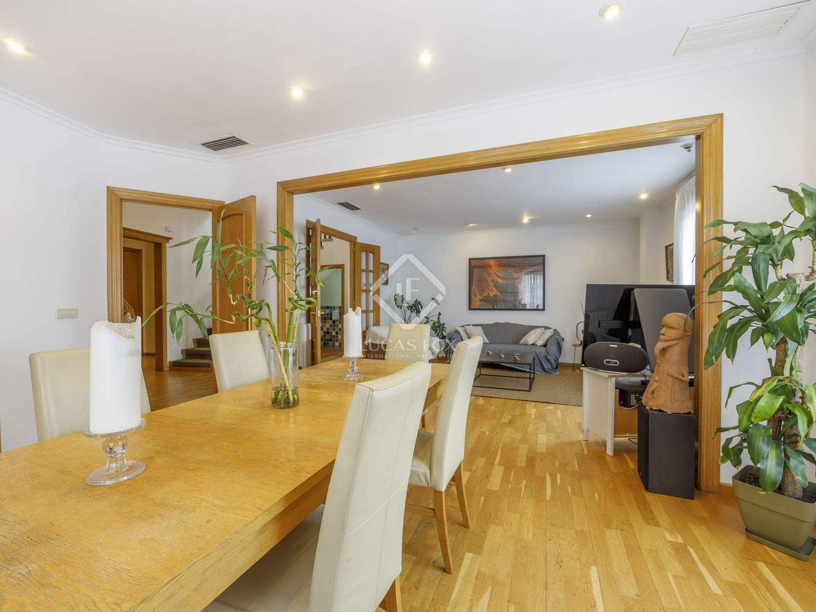 6 bedroom Penthouse for rent in Valencia city - € 3,500 (Ref: 7362917)