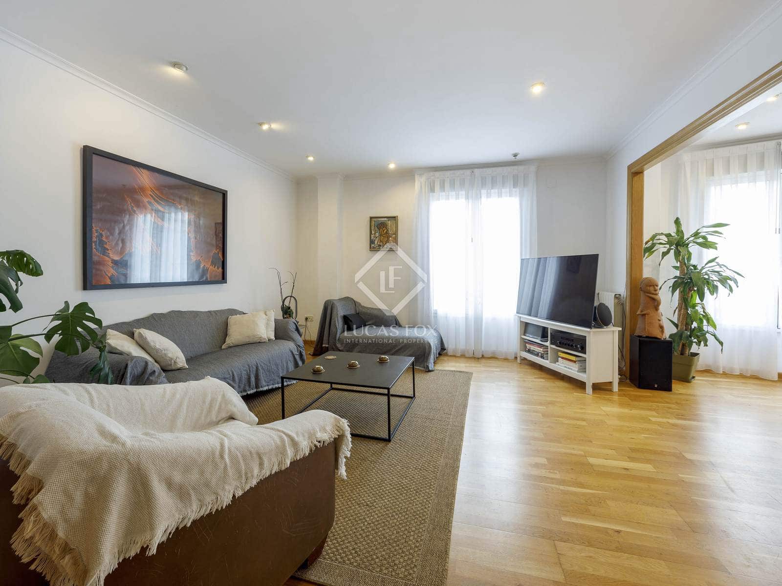 6 bedroom Penthouse for rent in Valencia city - € 3,500 (Ref: 7362917)