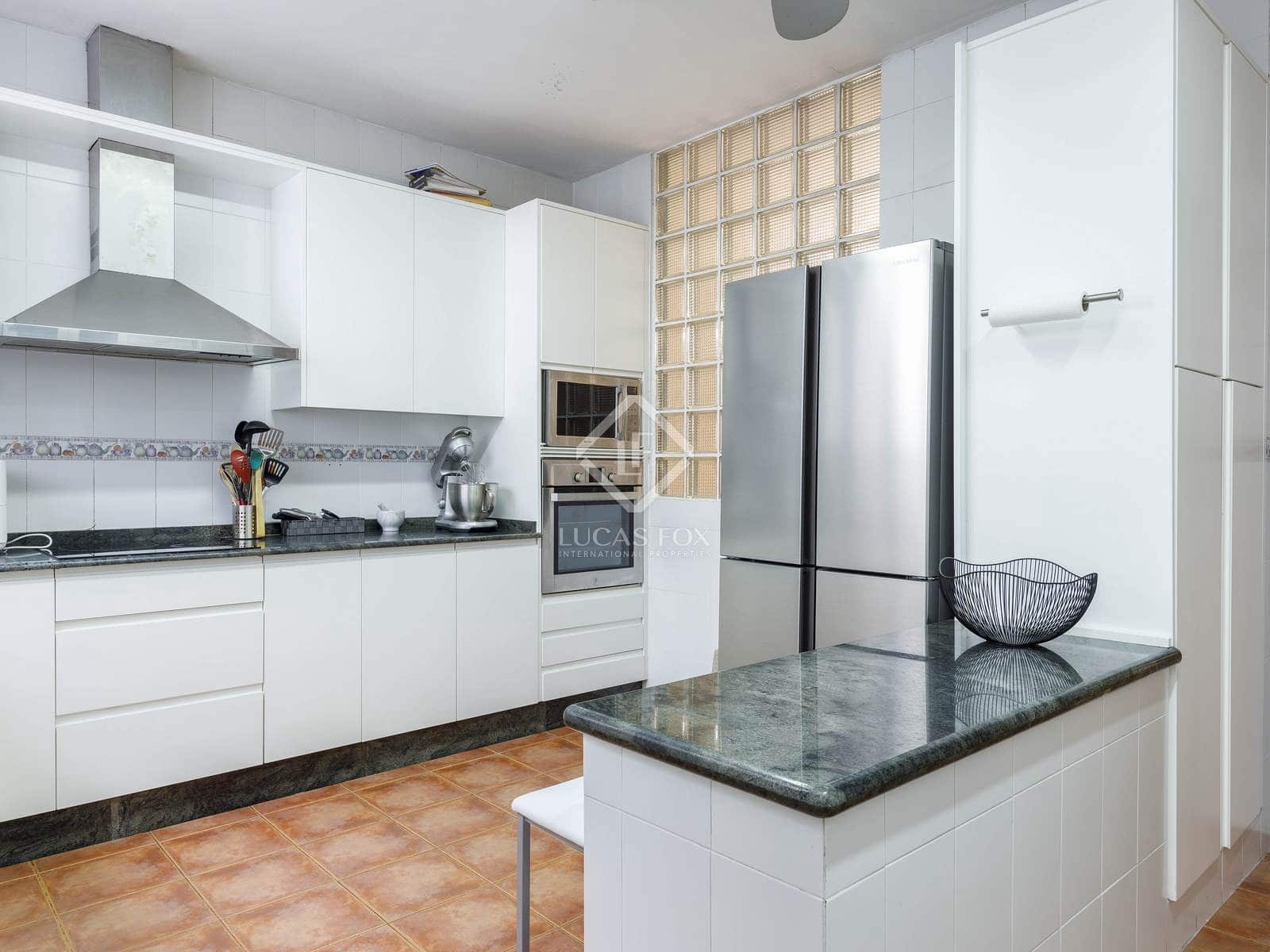 6 bedroom Penthouse for rent in Valencia city - € 3,500 (Ref: 7362917)