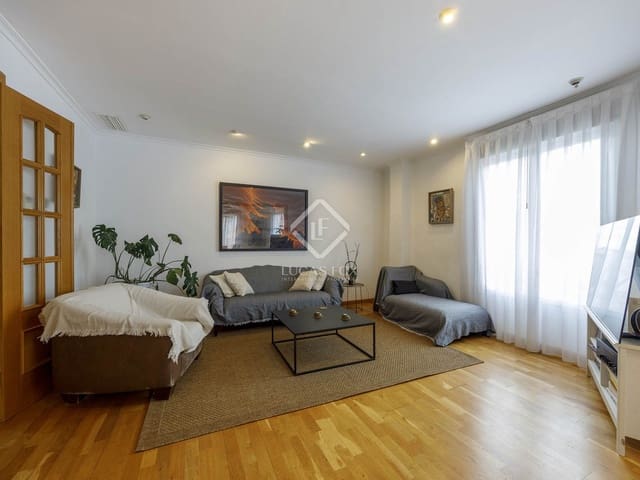 6 bedroom Penthouse for rent in Valencia city - € 3,500 (Ref: 7362917)