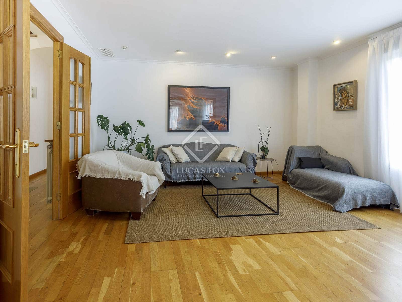 6 bedroom Penthouse for rent in Valencia city - € 3,500 (Ref: 7362917)