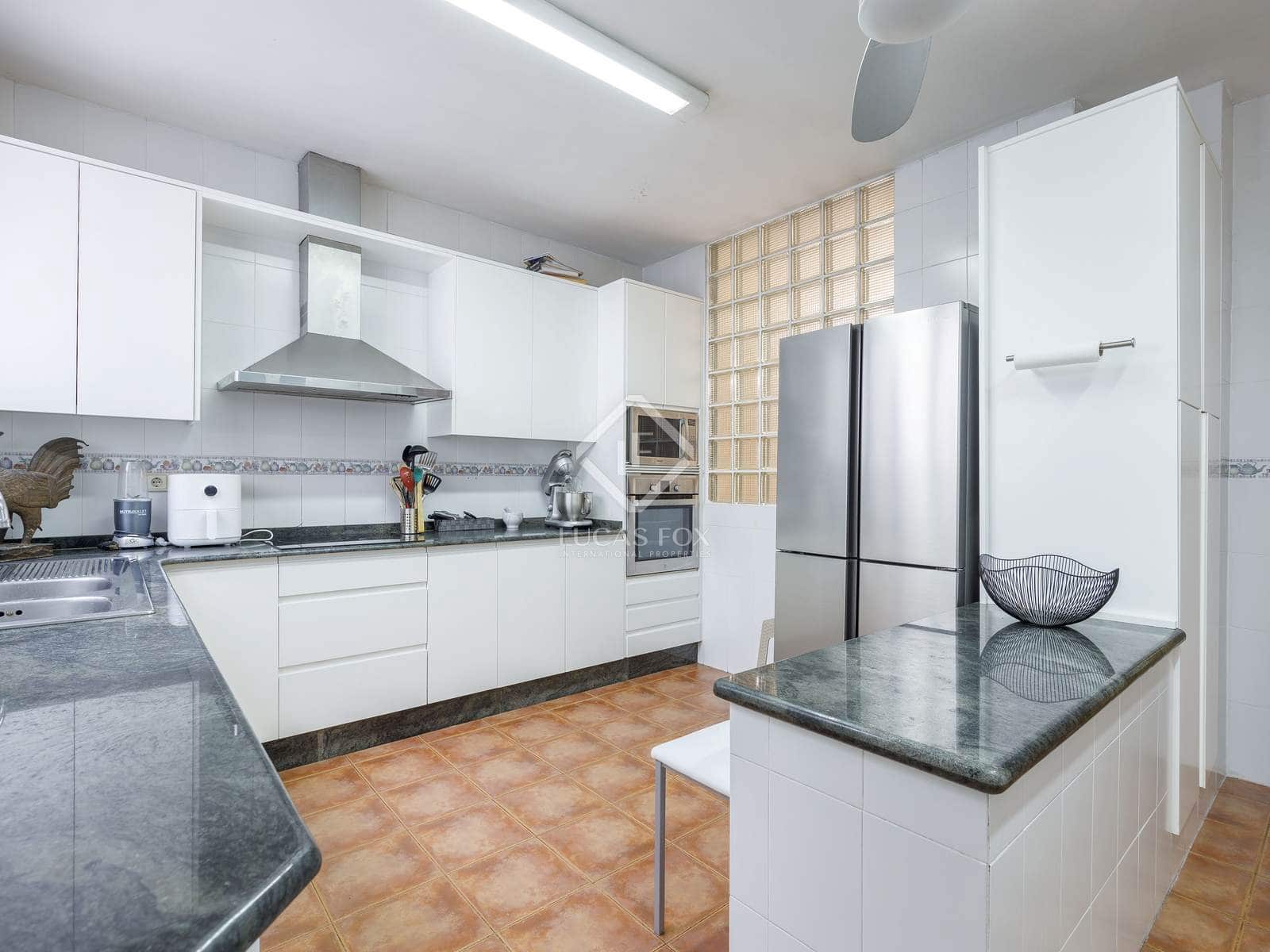 6 bedroom Penthouse for rent in Valencia city - € 3,500 (Ref: 7362917)