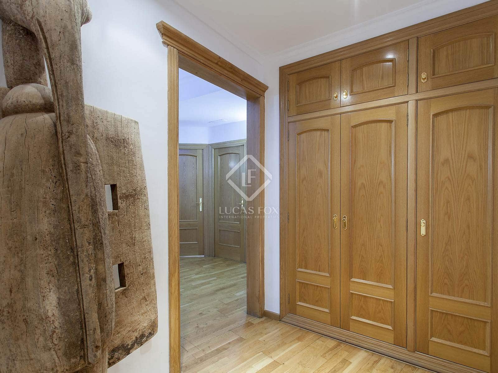 6 bedroom Penthouse for rent in Valencia city - € 3,500 (Ref: 7362917)