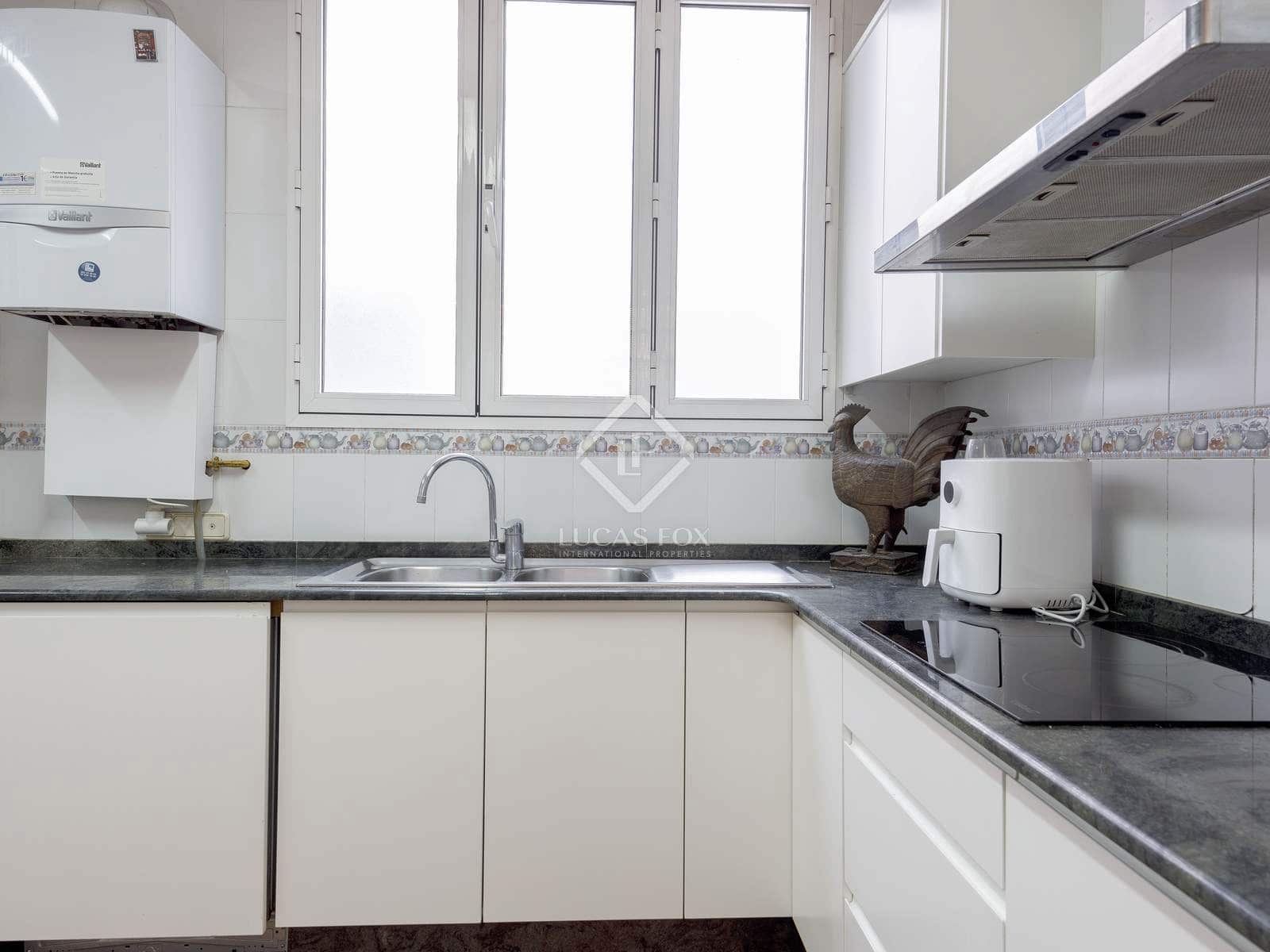 6 bedroom Penthouse for rent in Valencia city - € 3,500 (Ref: 7362917)