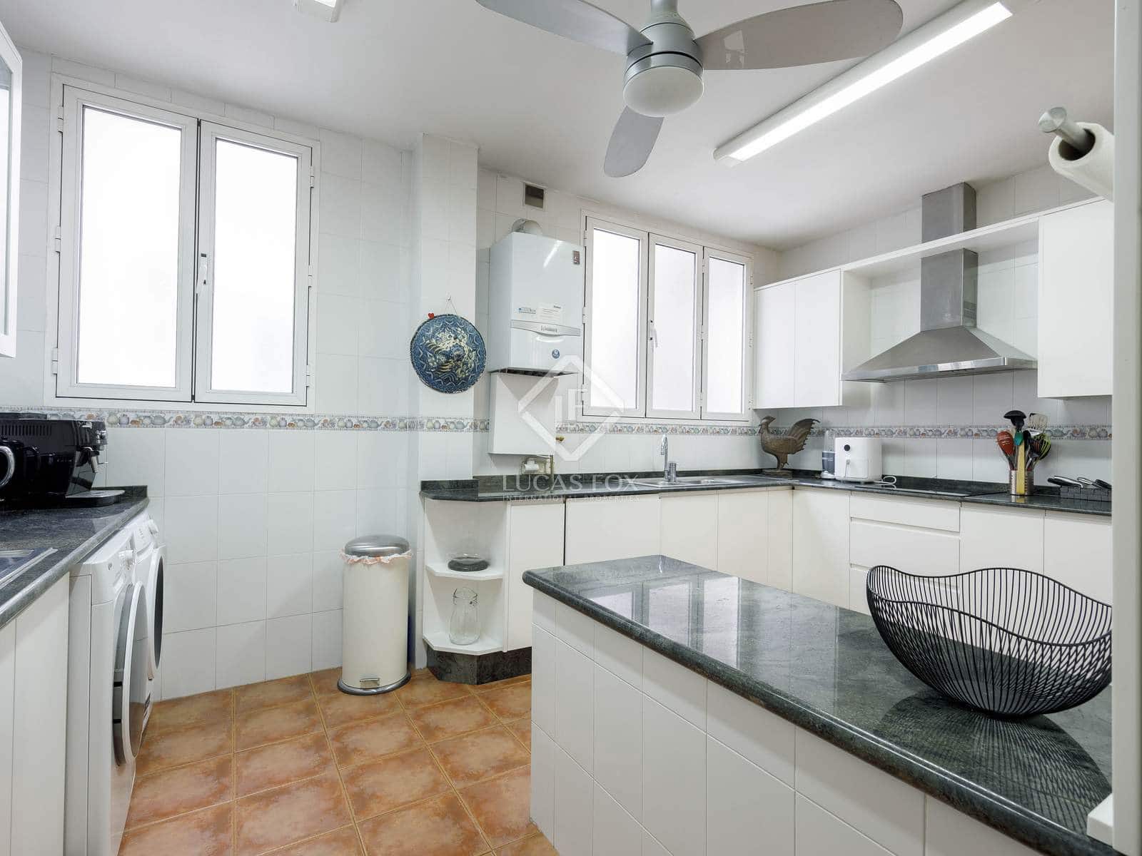 6 bedroom Penthouse for rent in Valencia city - € 3,500 (Ref: 7362917)