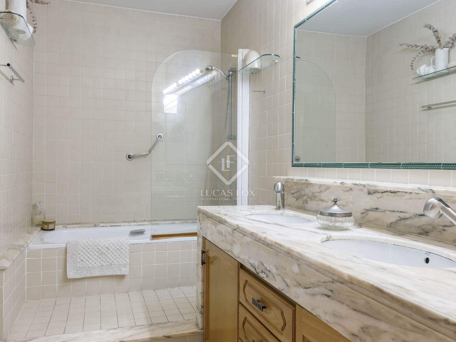 6 bedroom Penthouse for rent in Valencia city - € 3,500 (Ref: 7362917)