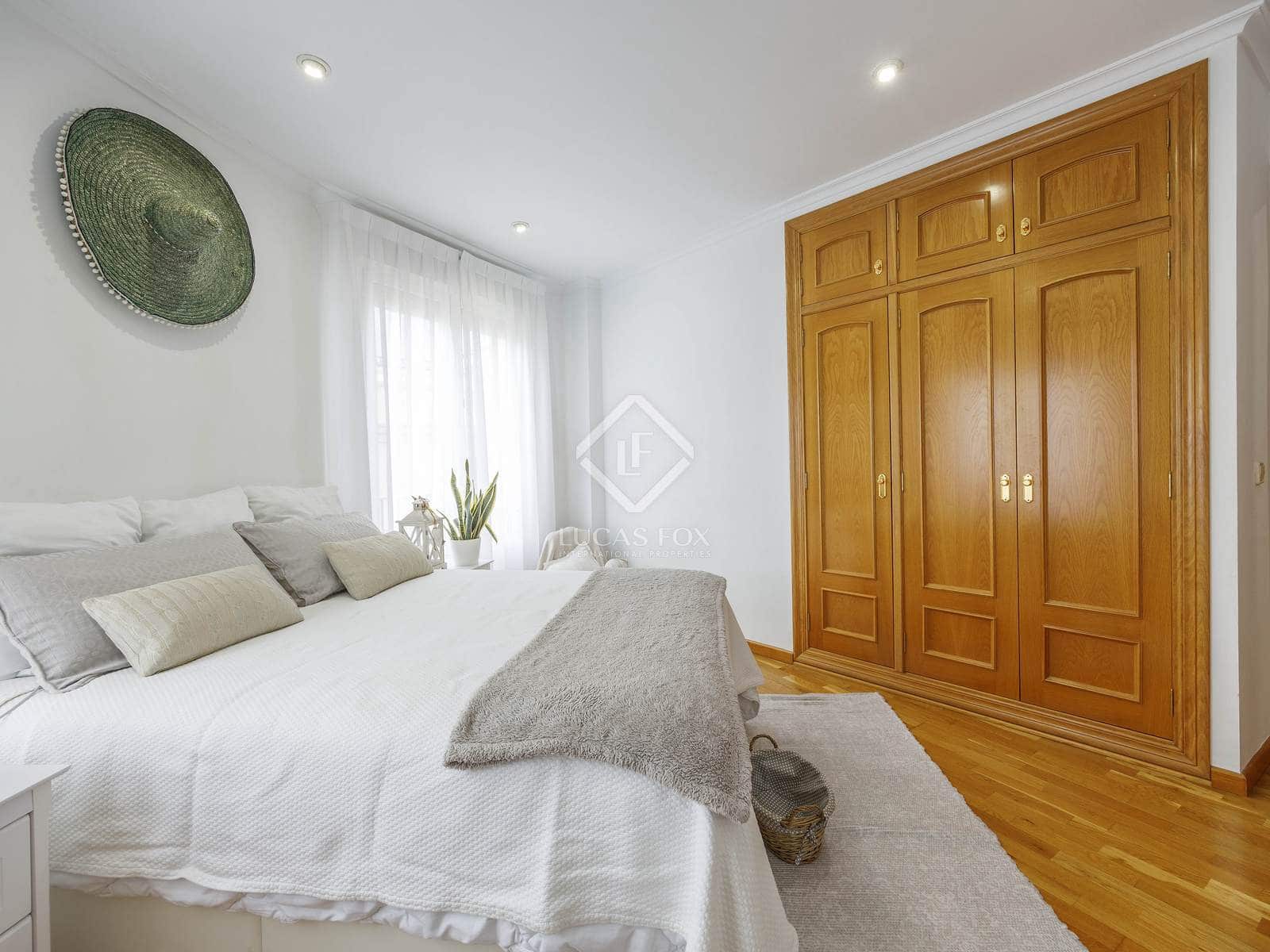 6 bedroom Penthouse for rent in Valencia city - € 3,500 (Ref: 7362917)