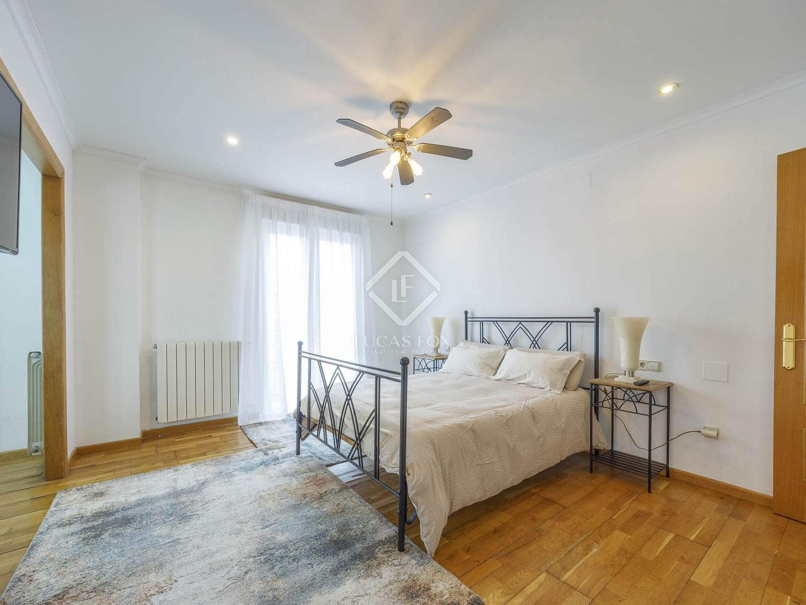 6 bedroom Penthouse for rent in Valencia city - € 3,500 (Ref: 7362917)