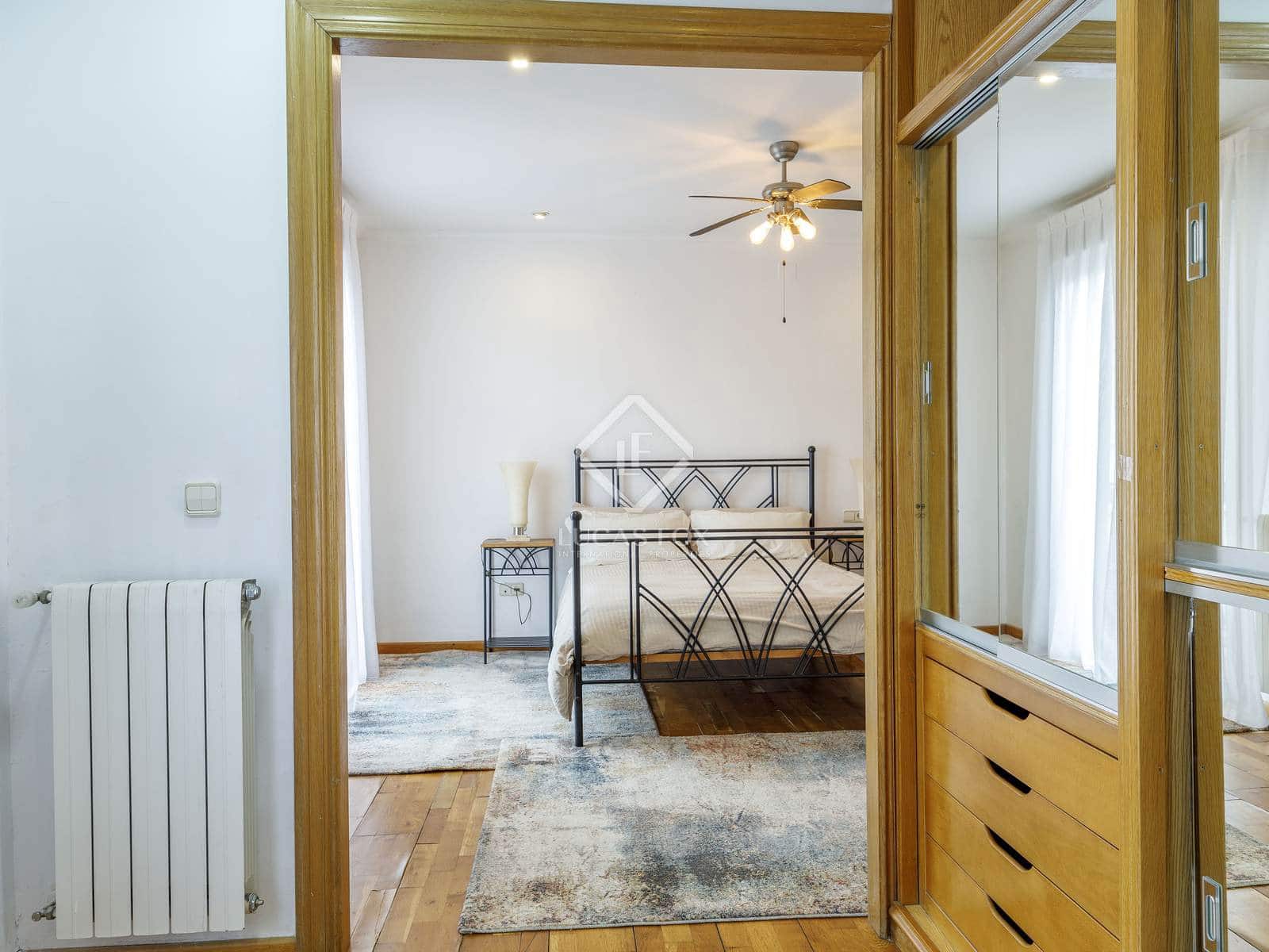 6 bedroom Penthouse for rent in Valencia city - € 3,500 (Ref: 7362917)