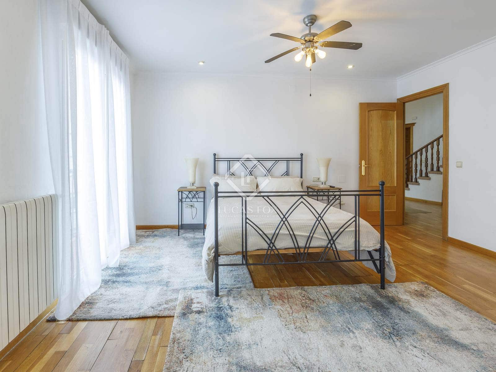 6 bedroom Penthouse for rent in Valencia city - € 3,500 (Ref: 7362917)