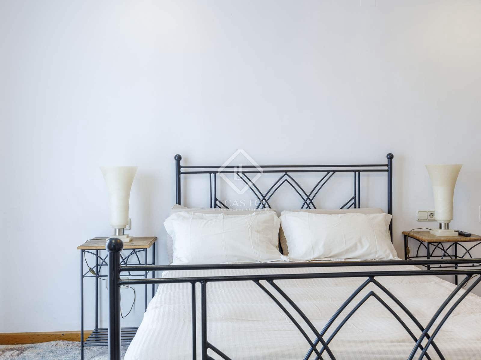 6 bedroom Penthouse for rent in Valencia city - € 3,500 (Ref: 7362917)