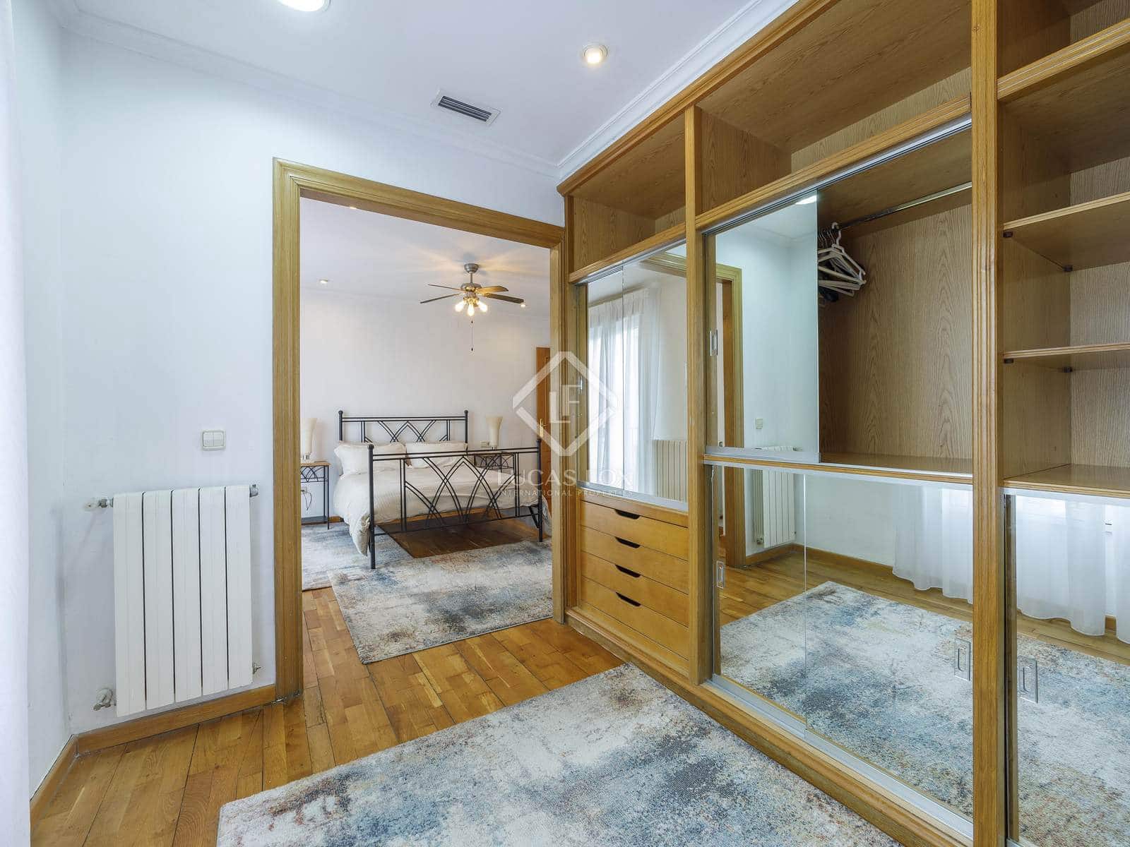 6 bedroom Penthouse for rent in Valencia city - € 3,500 (Ref: 7362917)