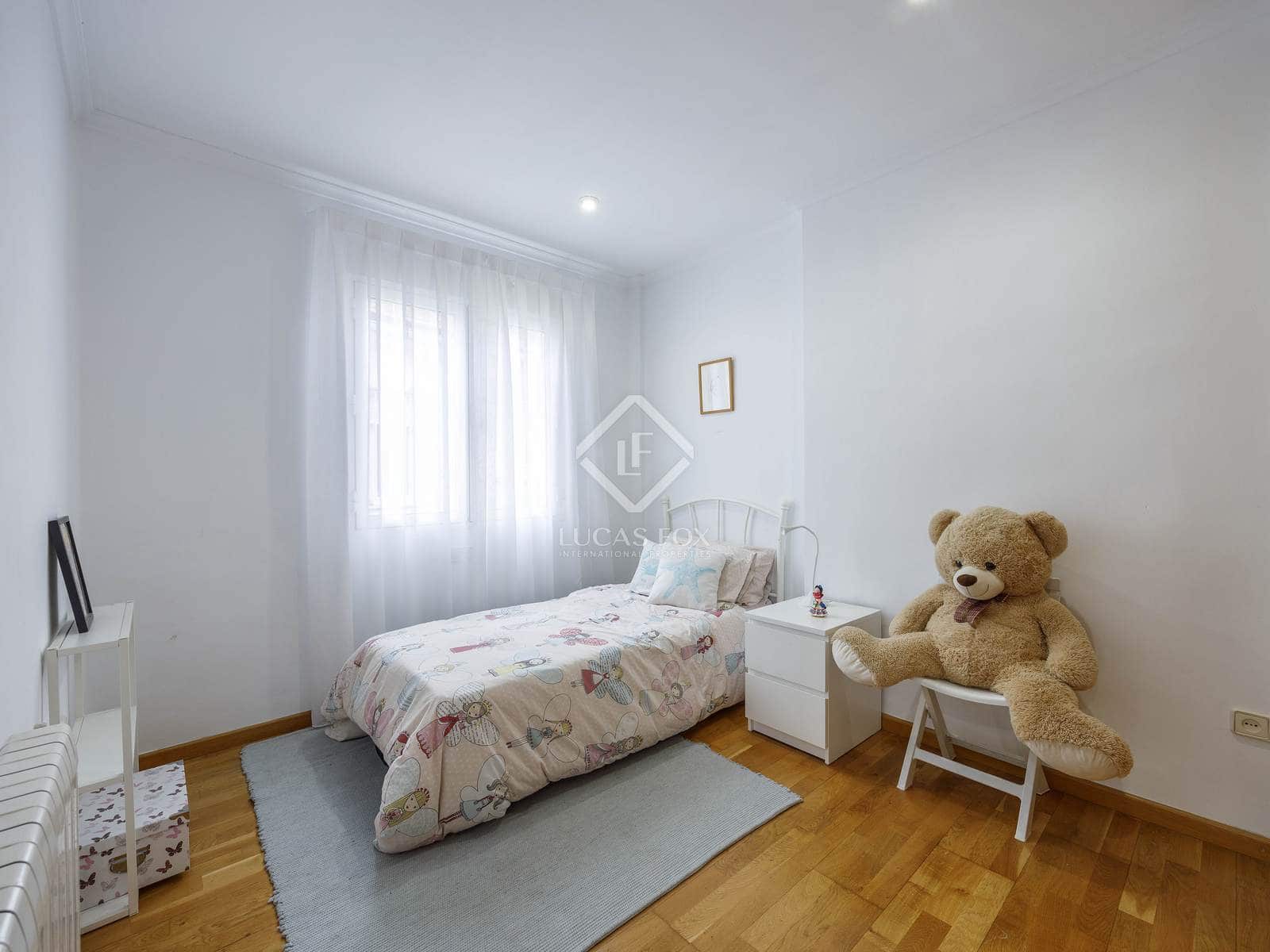 6 bedroom Penthouse for rent in Valencia city - € 3,500 (Ref: 7362917)