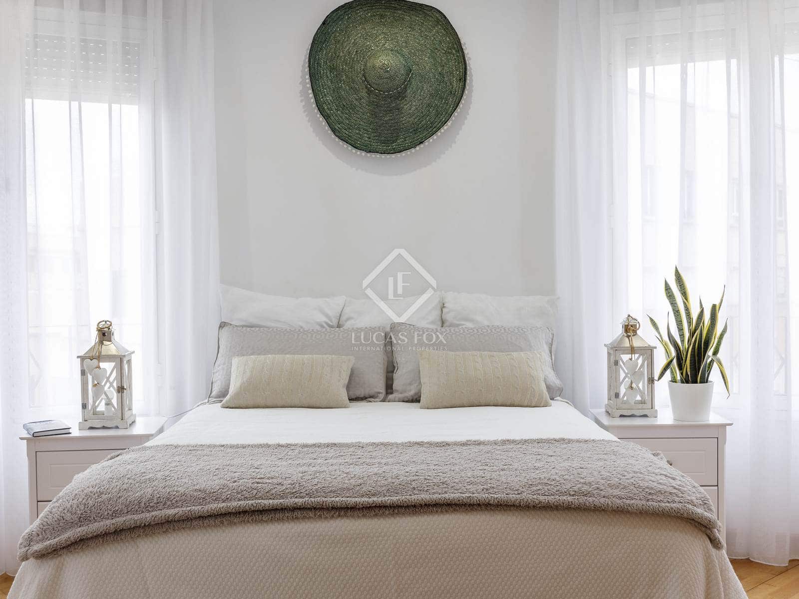 6 bedroom Penthouse for rent in Valencia city - € 3,500 (Ref: 7362917)