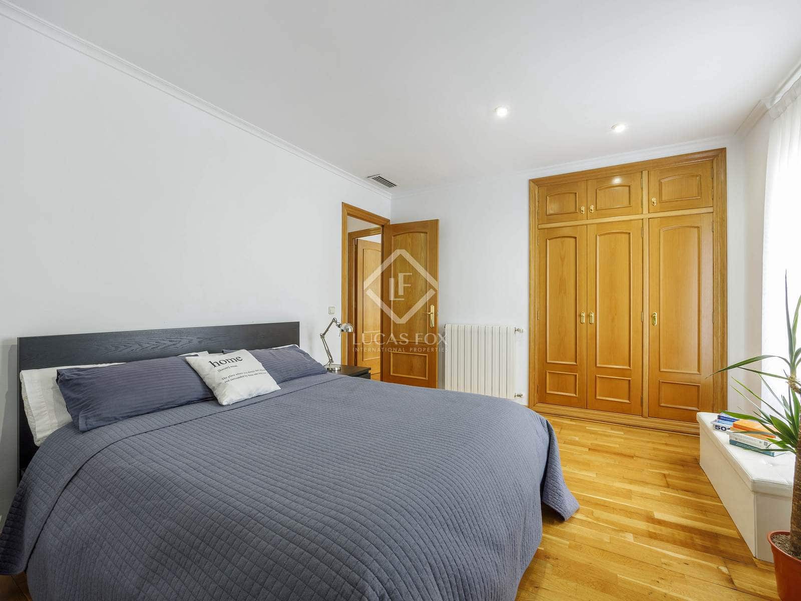 6 bedroom Penthouse for rent in Valencia city - € 3,500 (Ref: 7362917)