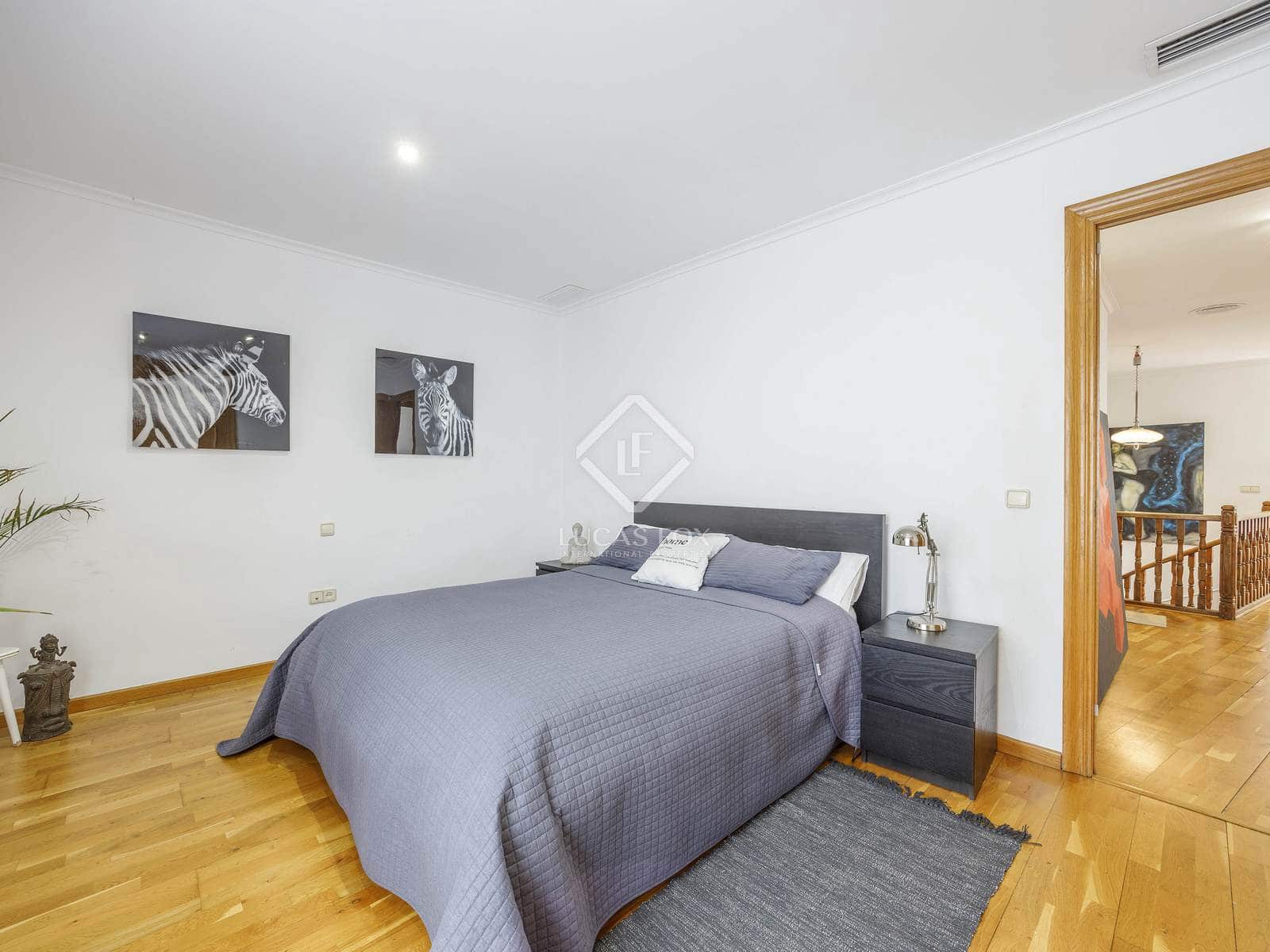 6 bedroom Penthouse for rent in Valencia city - € 3,500 (Ref: 7362917)