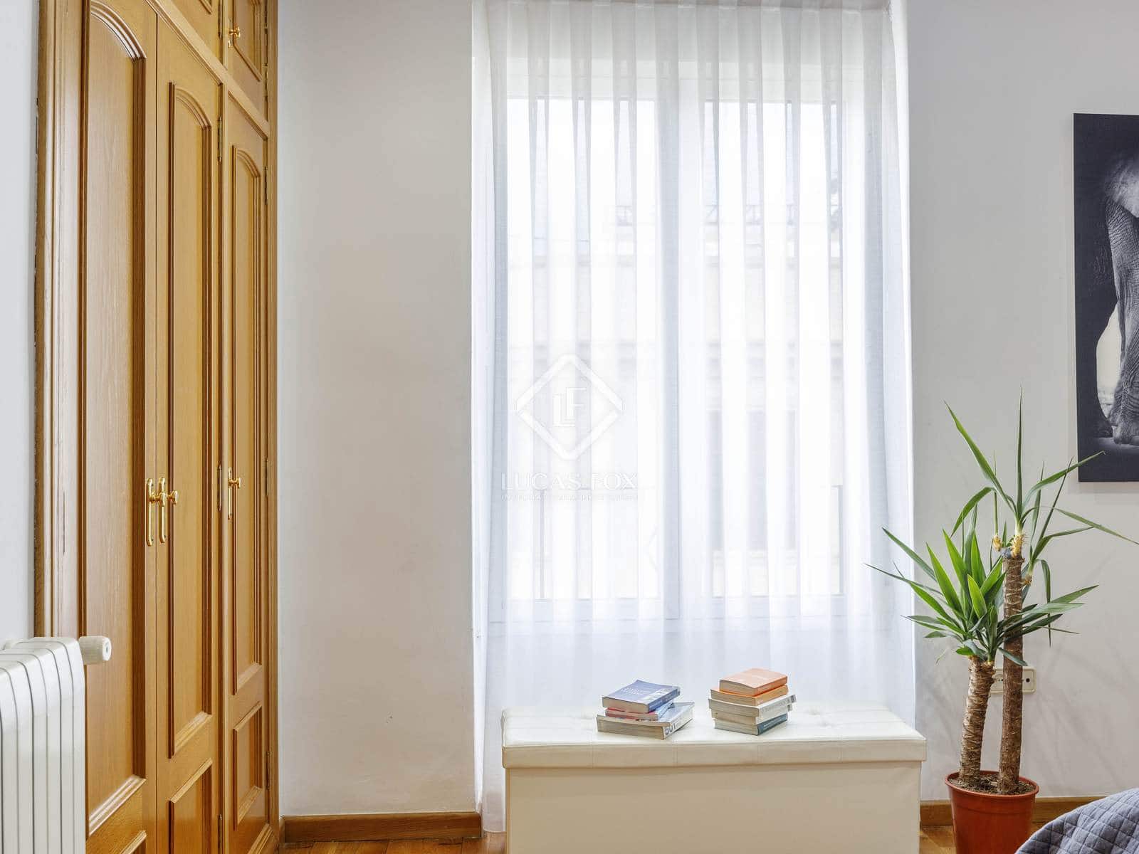 6 bedroom Penthouse for rent in Valencia city - € 3,500 (Ref: 7362917)