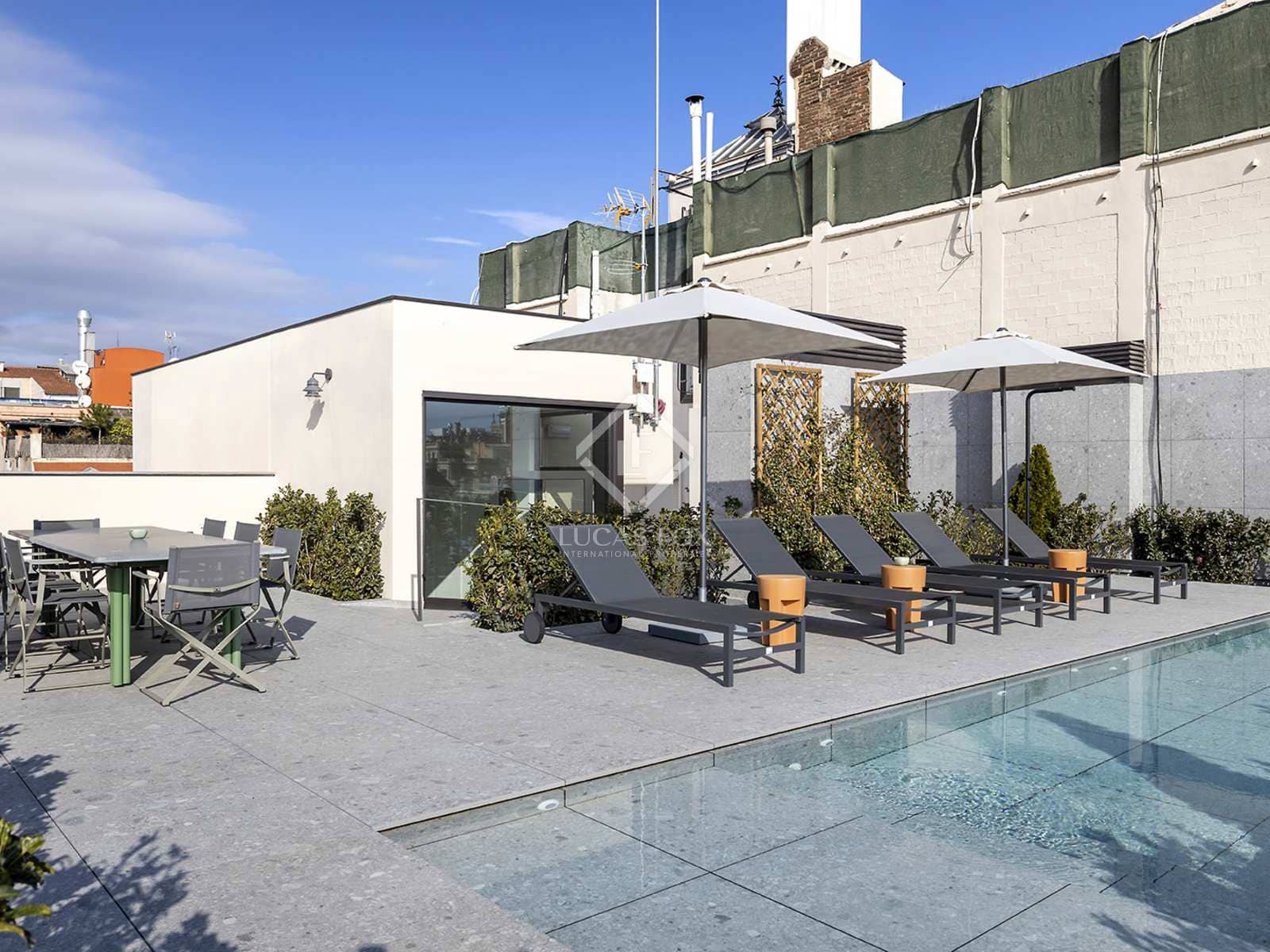 2 soveværelse Lejlighed til leje i Barcelona by med swimmingpool - € 4.550 (Ref: 7366894)