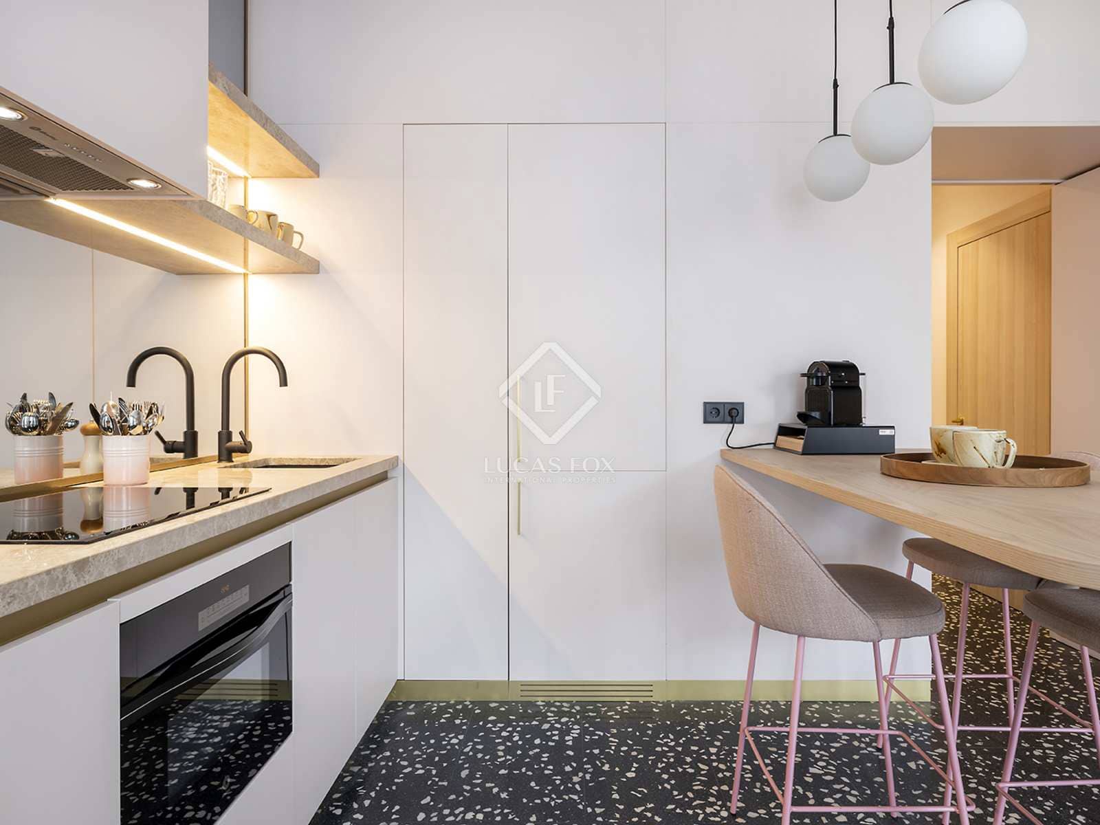 2 soveværelse Lejlighed til leje i Barcelona by med swimmingpool - € 8.100 (Ref: 7366896)