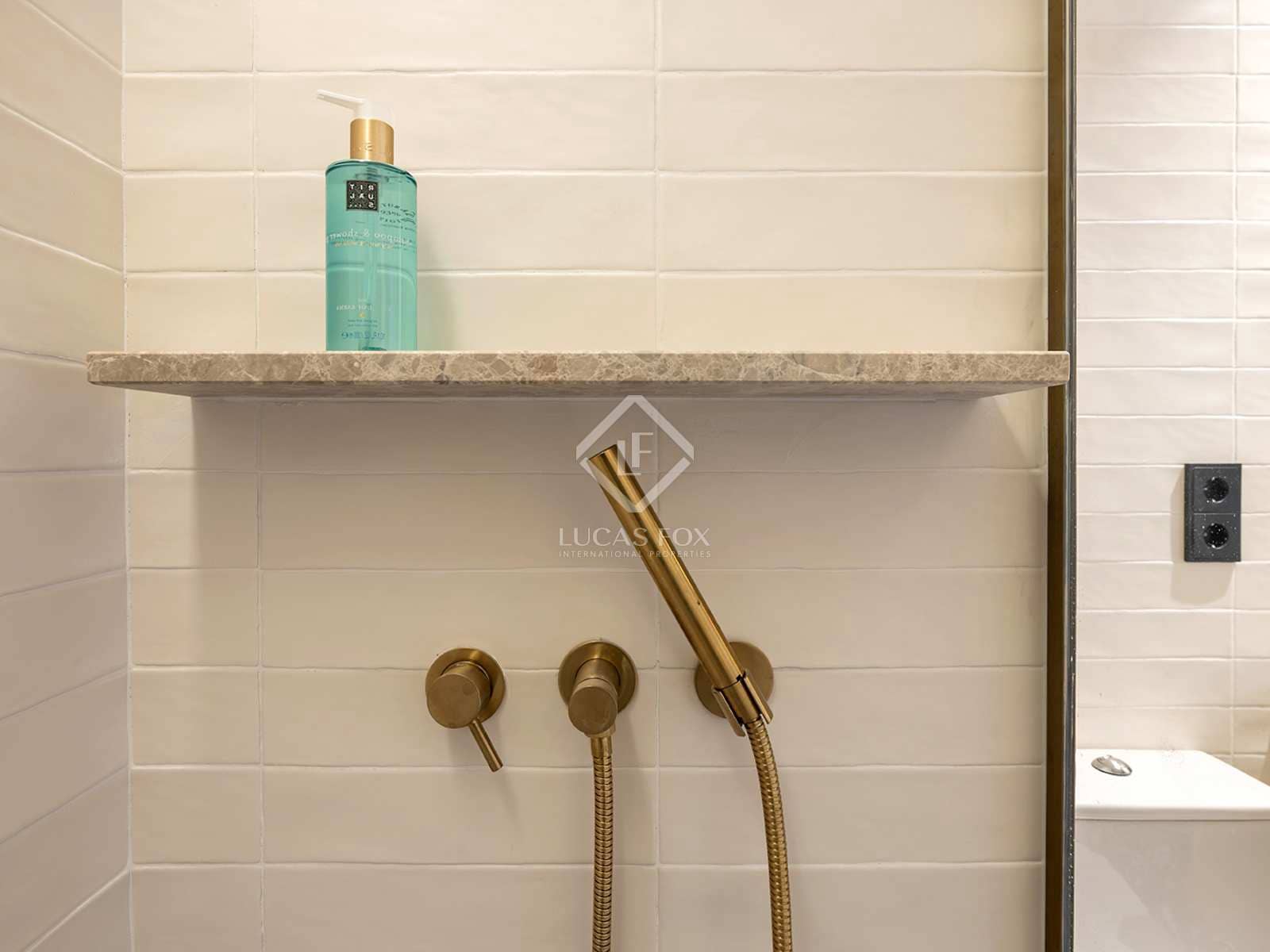 2 soveværelse Lejlighed til leje i Barcelona by med swimmingpool - € 8.100 (Ref: 7366896)