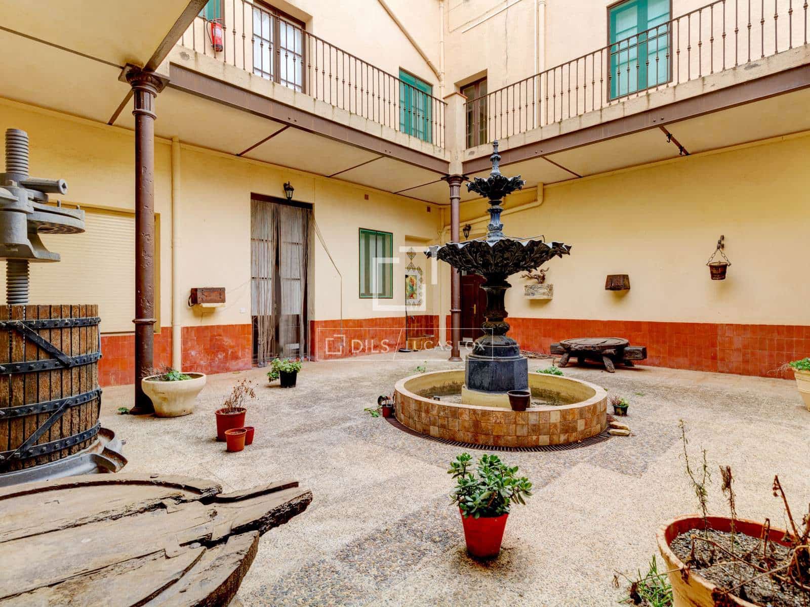 17 bedroom Villa for sale in Valls with garage - € 595,000 (Ref: 7366904)