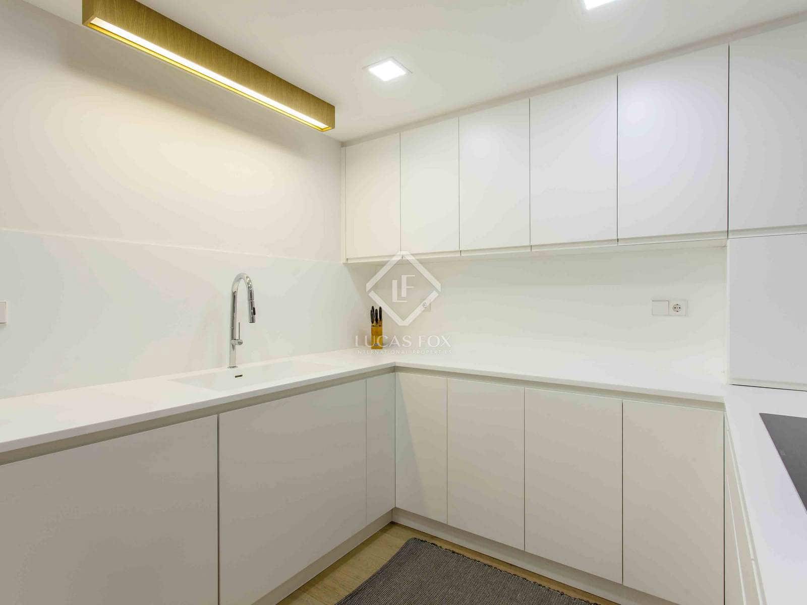 Appartement de 4 chambres à louer à Valence ville - 4 500 € (Ref: 7383157)