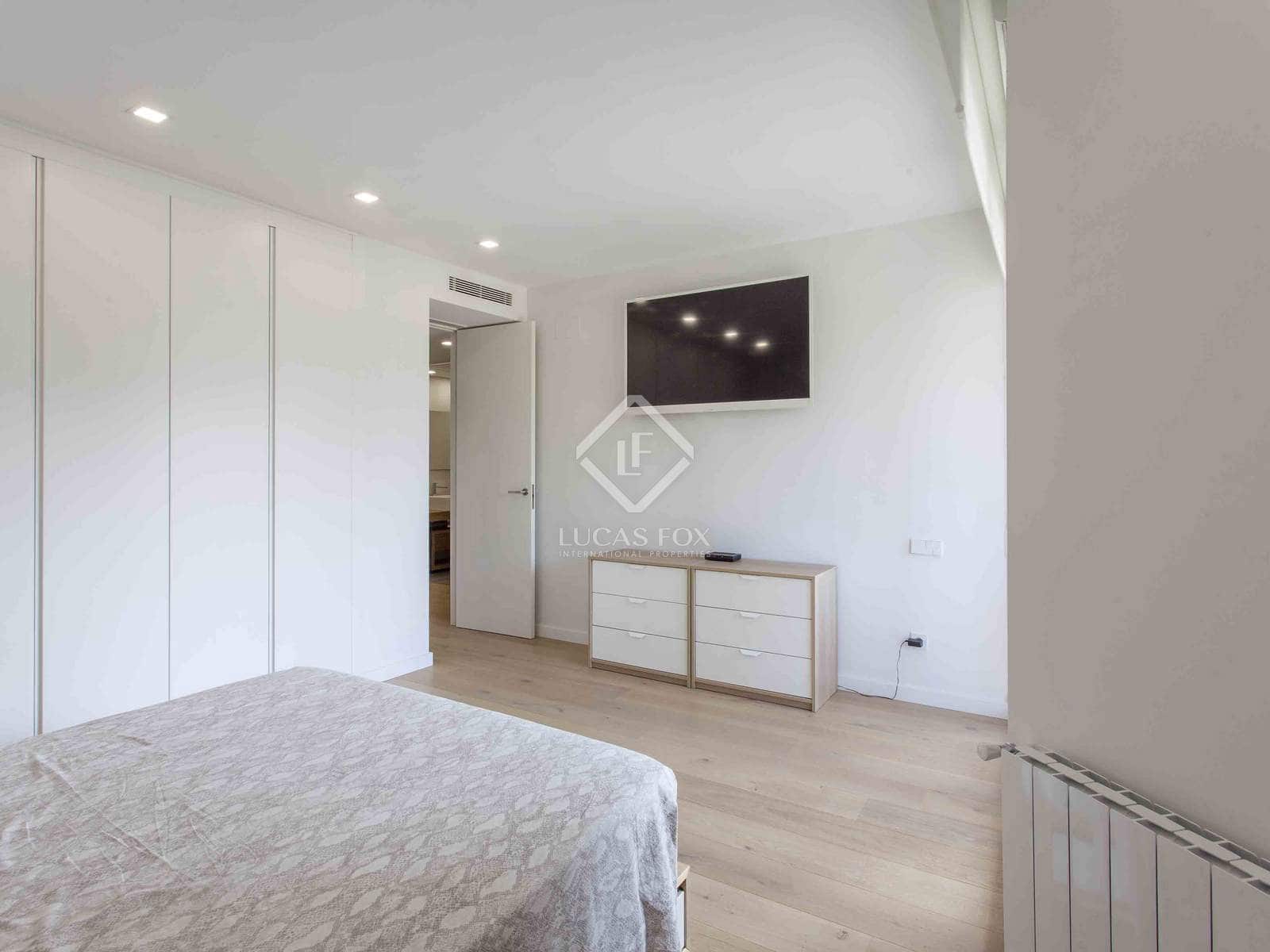 Appartement de 4 chambres à louer à Valence ville - 4 500 € (Ref: 7383157)