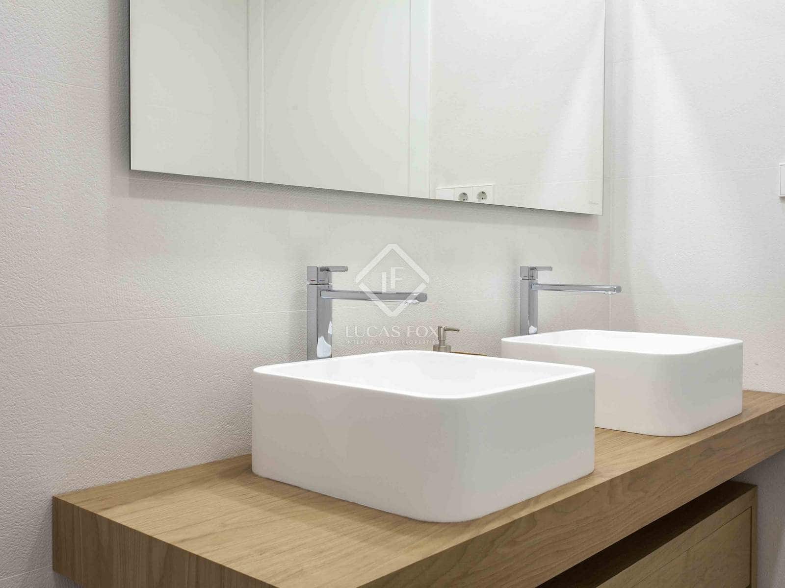 Appartement de 4 chambres à louer à Valence ville - 4 500 € (Ref: 7383157)