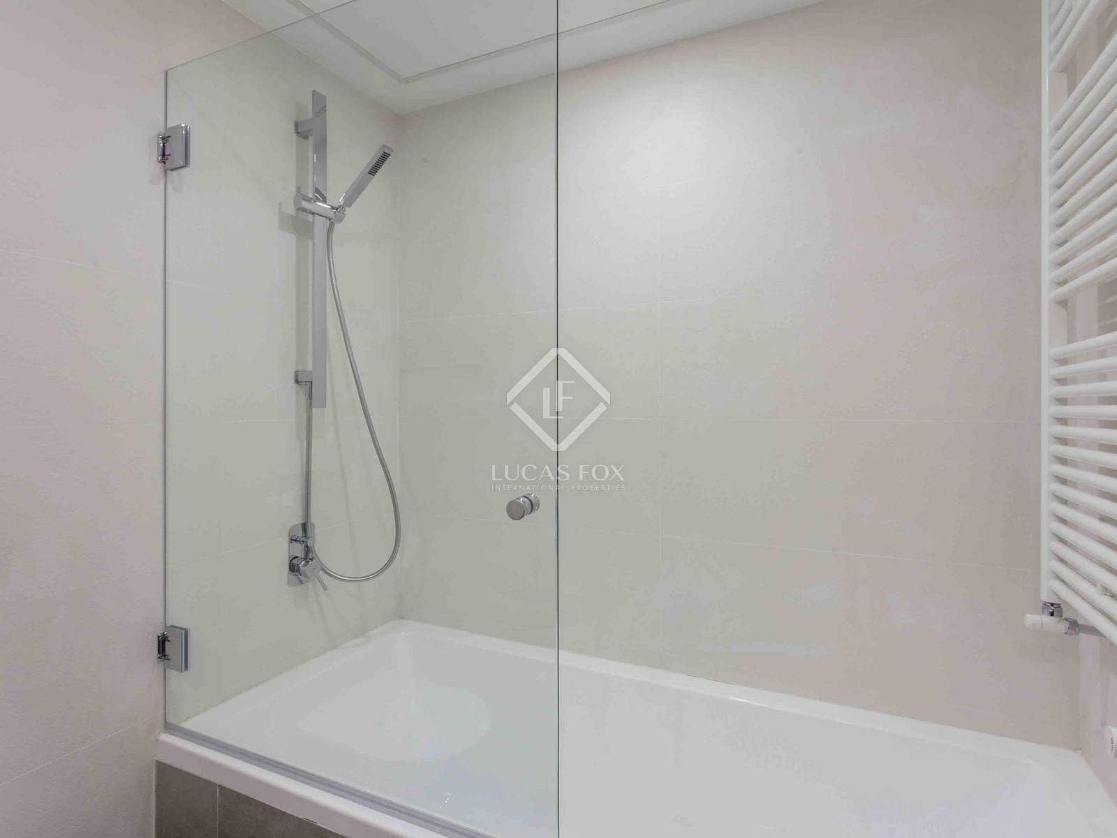 Appartement de 4 chambres à louer à Valence ville - 4 500 € (Ref: 7383157)