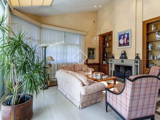 Chalet de 5 habitaciones en Godella en venta con piscina garaje - 1.200.000 € (Ref: 7385823)