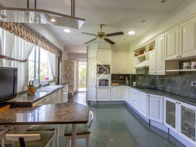 Chalet de 5 habitaciones en Godella en venta con piscina garaje - 1.200.000 € (Ref: 7385823)