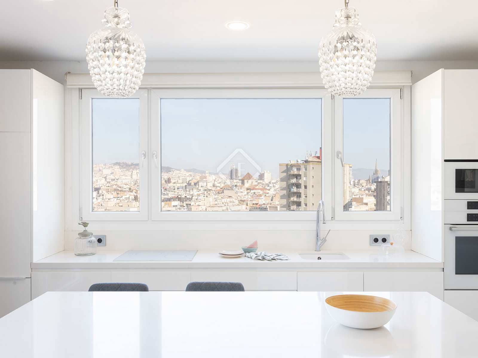 2 bedroom Penthouse for rent in Barcelona city - € 2,300 (Ref: 7394051)