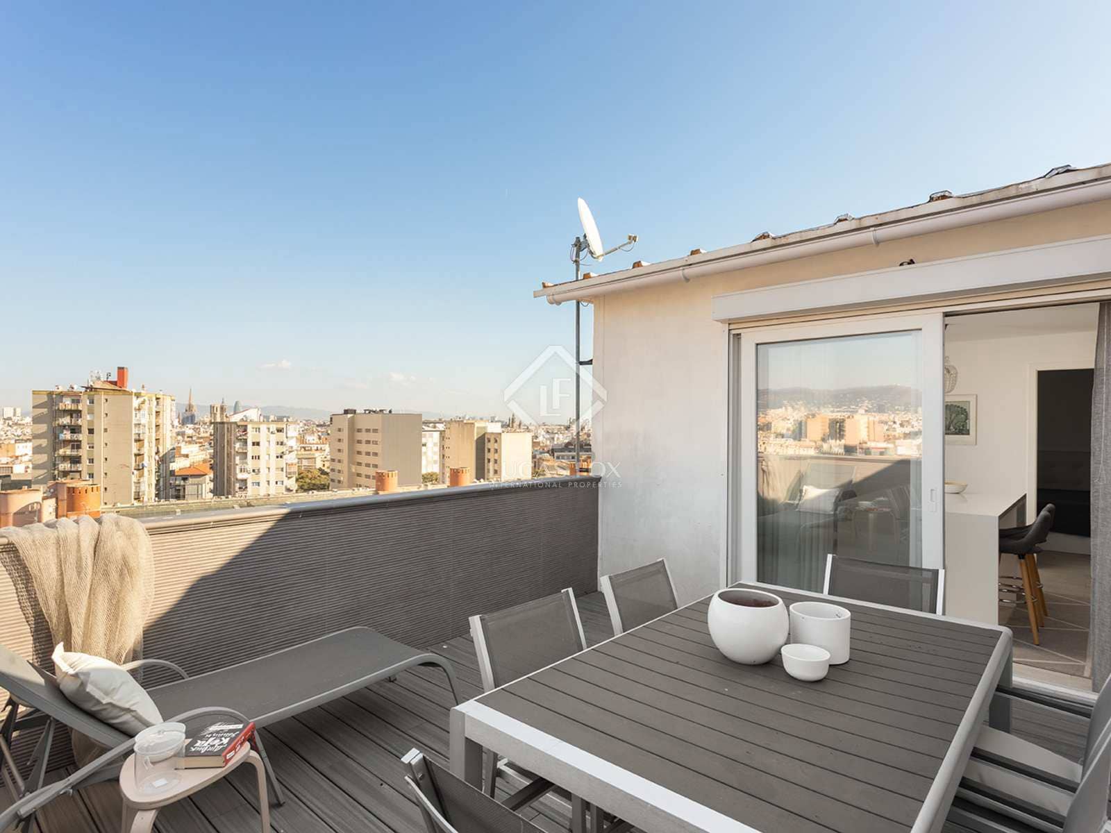 2 bedroom Penthouse for rent in Barcelona city - € 2,300 (Ref: 7394051)
