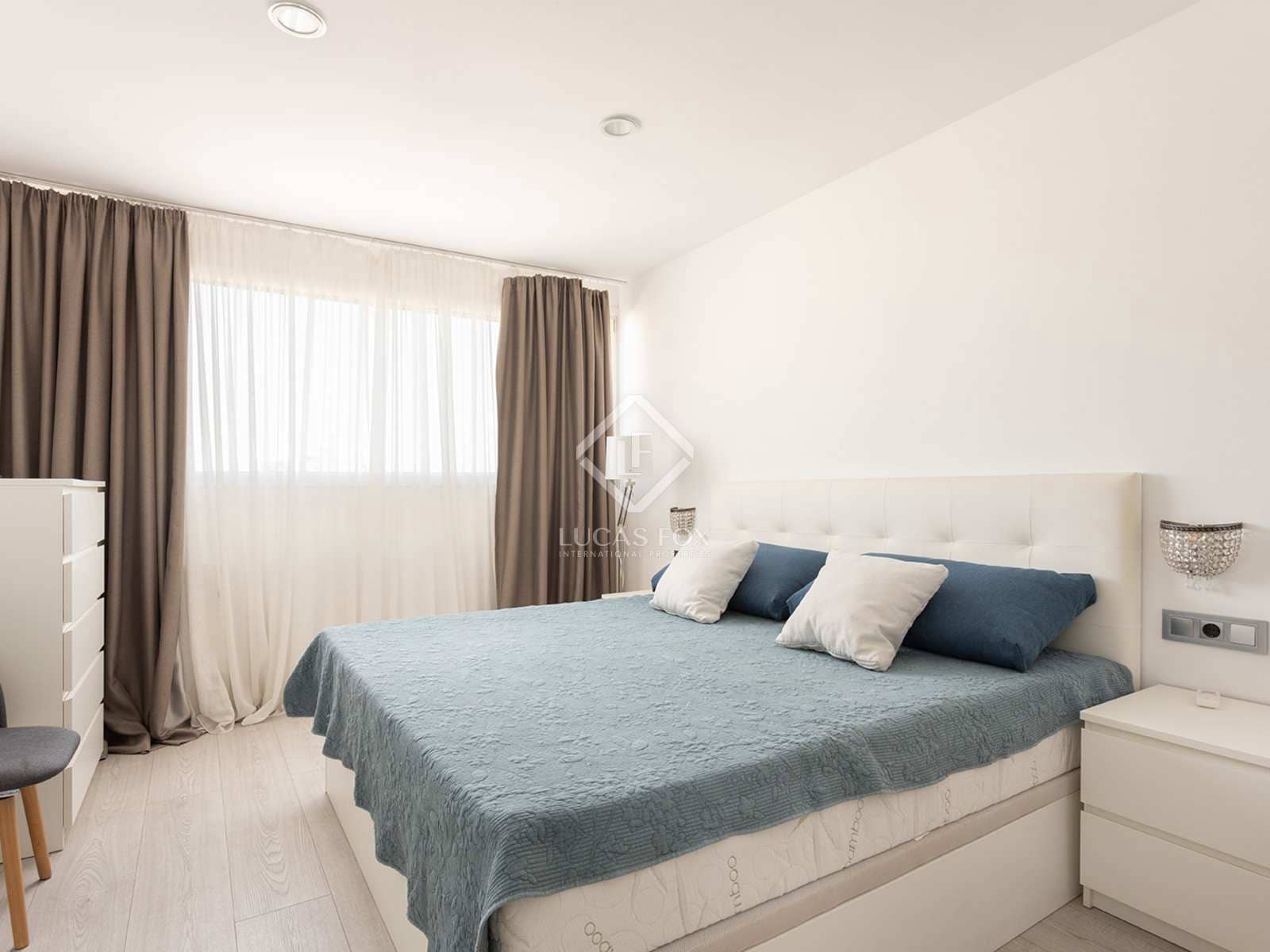 2 bedroom Penthouse for rent in Barcelona city - € 2,300 (Ref: 7394051)