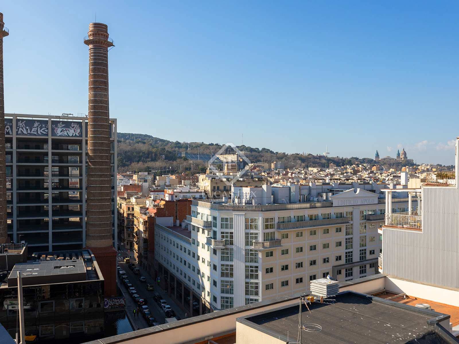 2 bedroom Penthouse for rent in Barcelona city - € 2,300 (Ref: 7394051)