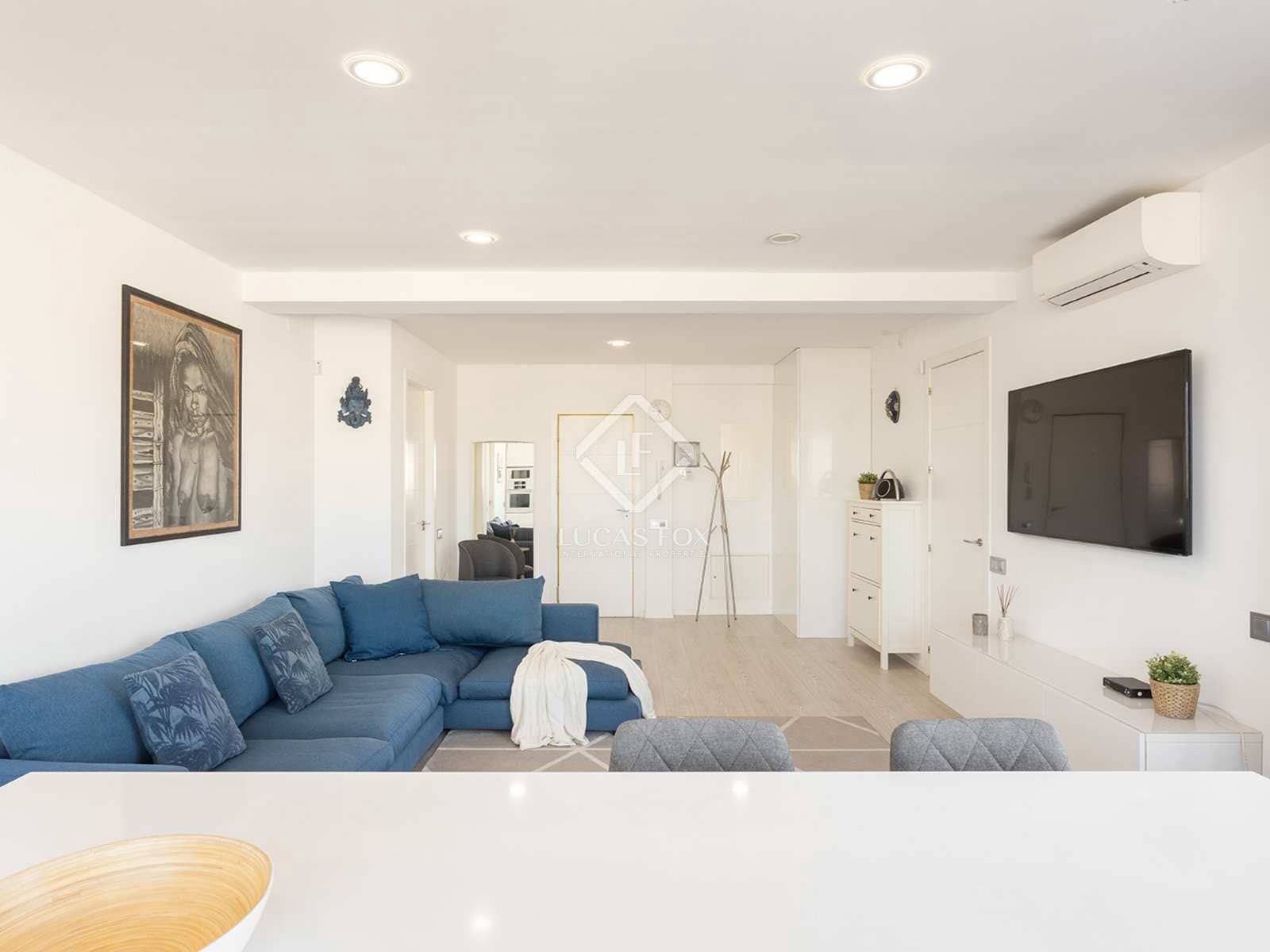 2 bedroom Penthouse for rent in Barcelona city - € 2,300 (Ref: 7394051)