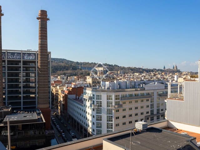 2 bedroom Penthouse for rent in Barcelona city - € 2,300 (Ref: 7394051)