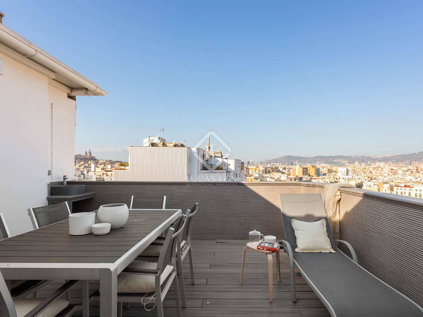 2 bedroom Penthouse for rent in Barcelona city - € 2,300 (Ref: 7394051)
