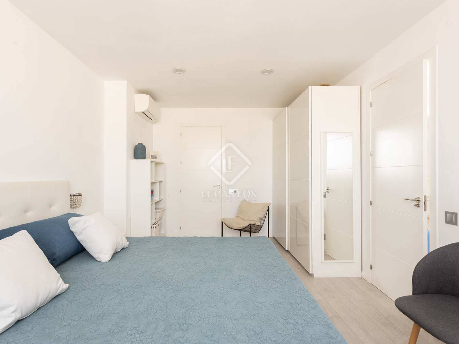 2 bedroom Penthouse for rent in Barcelona city - € 2,300 (Ref: 7394051)