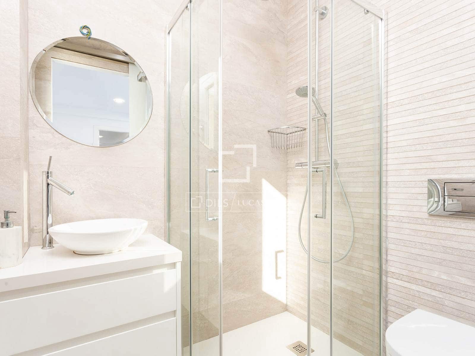 2 bedroom Penthouse for rent in Barcelona city - € 2,300 (Ref: 7394051)