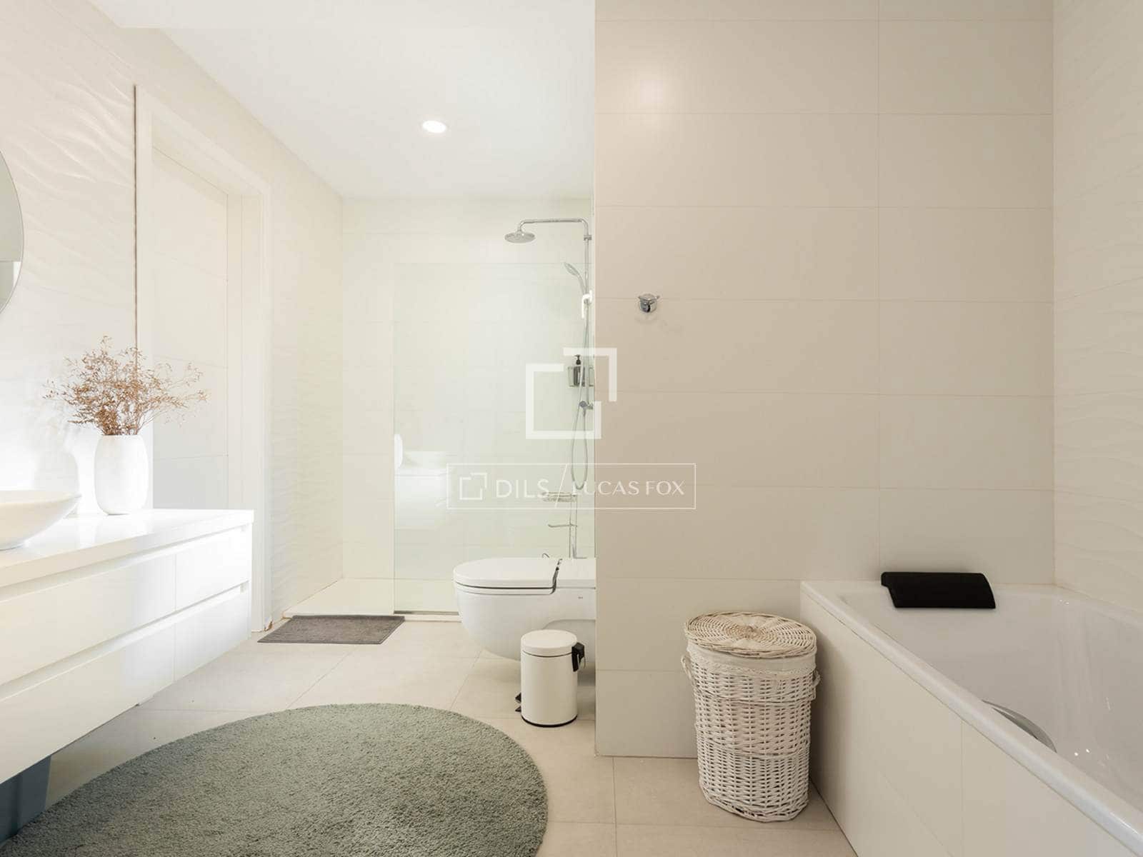 2 bedroom Penthouse for rent in Barcelona city - € 2,300 (Ref: 7394051)