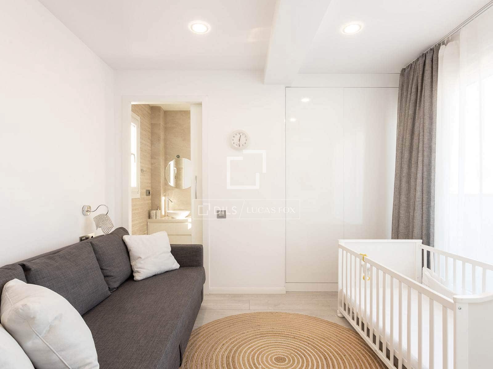 2 bedroom Penthouse for rent in Barcelona city - € 2,300 (Ref: 7394051)