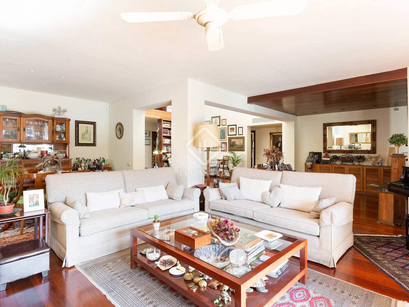 Chalet de 7 habitaciones en Sant Cugat del Vallès en venta con piscina garaje - 2.200.000 € (Ref: 7394061)