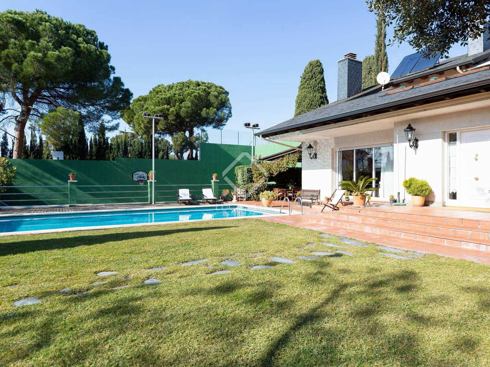 Chalet de 7 habitaciones en Sant Cugat del Vallès en venta con piscina garaje - 2.200.000 € (Ref: 7394061)